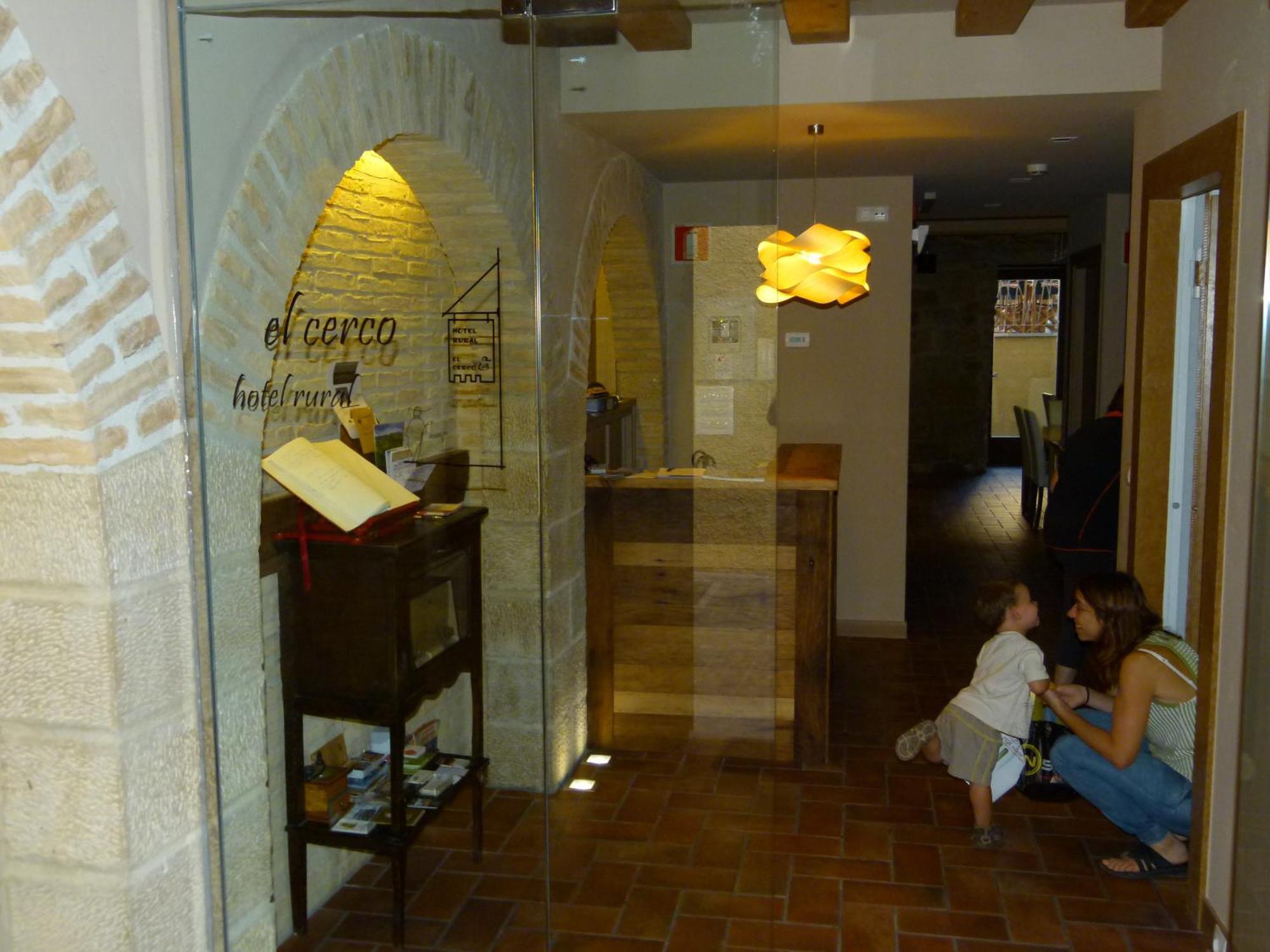 Hotel El Cerco Puente la Reina Dış mekan fotoğraf