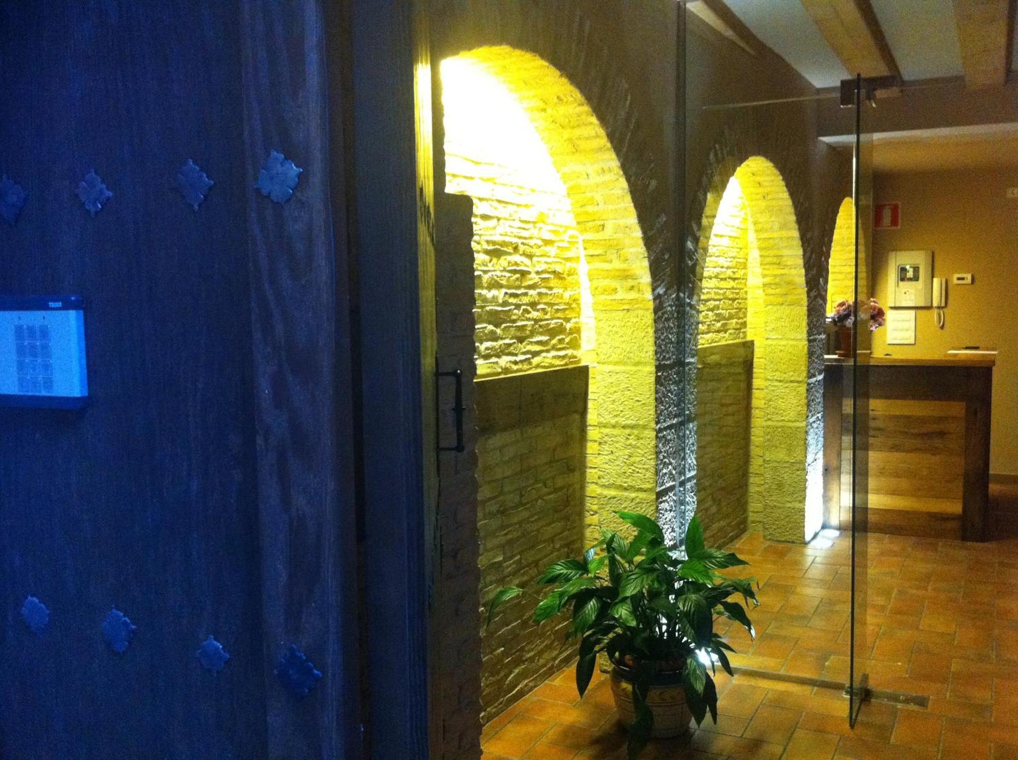 Hotel El Cerco Puente la Reina Dış mekan fotoğraf
