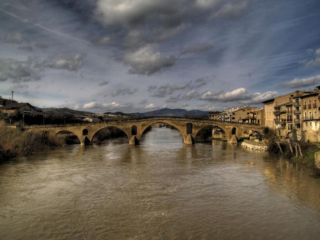 Hotel El Cerco Puente la Reina Dış mekan fotoğraf